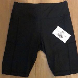 New Zyia Black Light n Tight Hustle Shorts 8” Size L